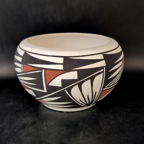 Original Genuine Native American Acoma Pottery Vase Bowl Pot Signed F/M Antonio - Picture 3 of 12